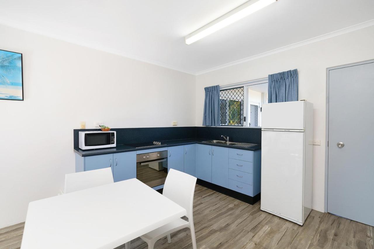 Cocos Holiday Apartments Тринити Бич Экстерьер фото